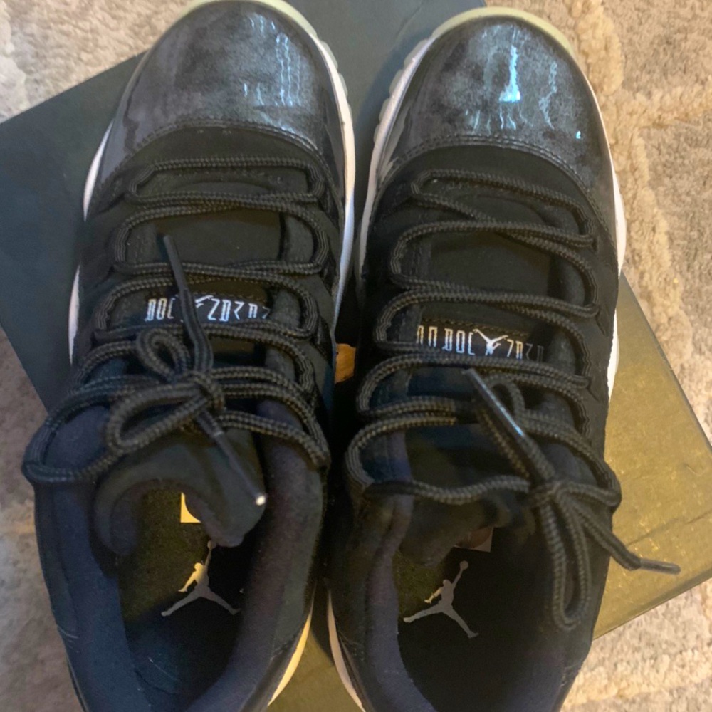 Jordan 11 Retro Low Barons